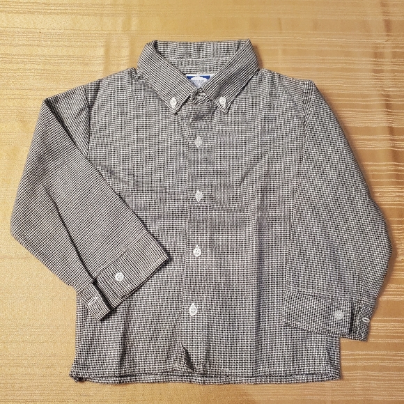 Two 3T button down shirts - Picture 4 of 5